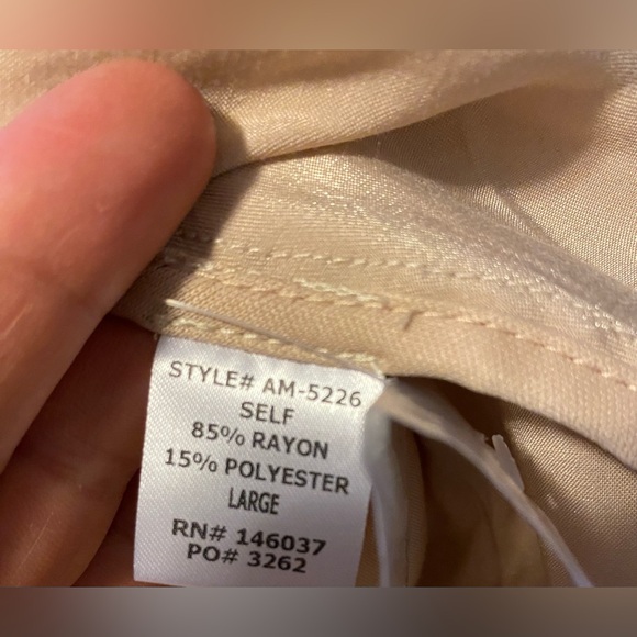 BNWT AEOM Women's cream shimmering Twist
Top Blouse Long Sleeve Size L - Picture 7 of 8